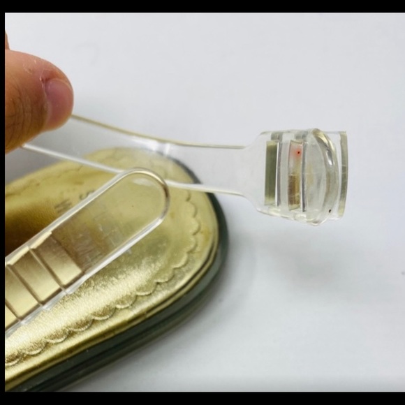 NIB**STUART WEITZMAN***US 2 Gold Clear***$68 - Picture 10 of 10